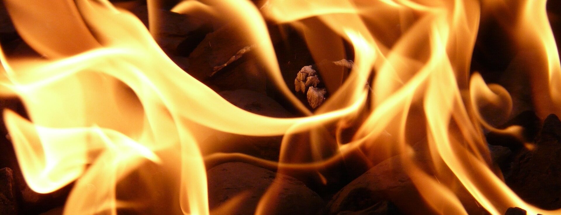 Feuerflammen als Symbol für Pfingsten